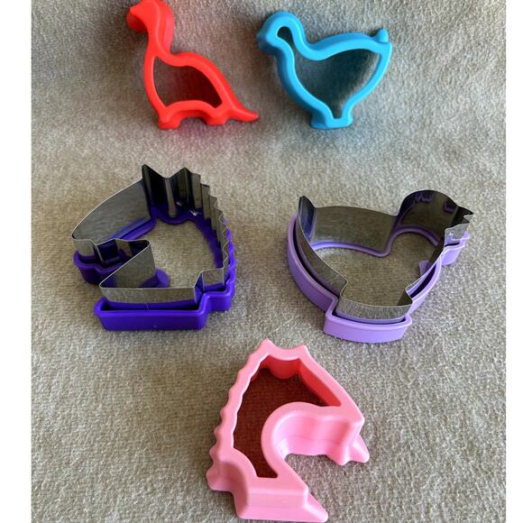 Baking Cookie Cutters Crafting Shapes Multipack Dinosaur Unicorn Horse Chic - Picture 2 of 4